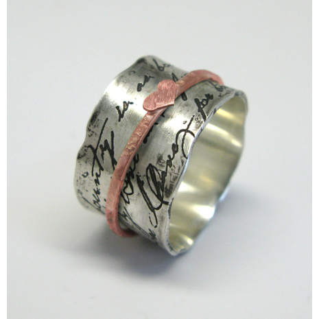 Juliet Spinner ring with tiny copper heart
