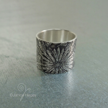 Asters Pattern Wide Band Ring