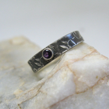 Leaf pattern Stacking Ring with 3mm Faceted Amethyst