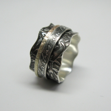 Custom Leaf Pattern Spinner